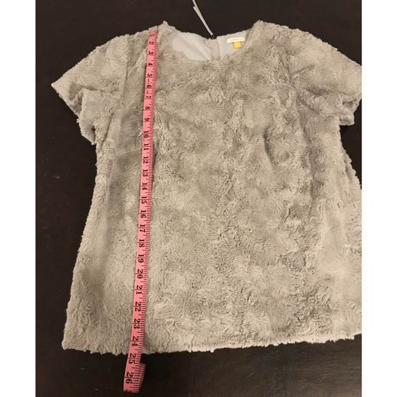 Anthropologie Leifsdottir Light Gray Faux Fur Short Sleeve Top - Size Large - Picture 6 of 8
